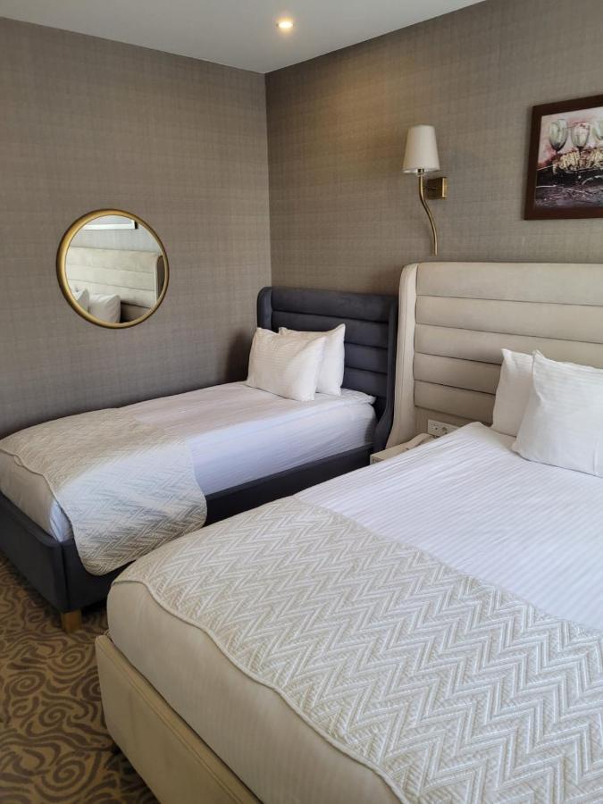Mr Beyaz Hotel Istanbul Exterior photo