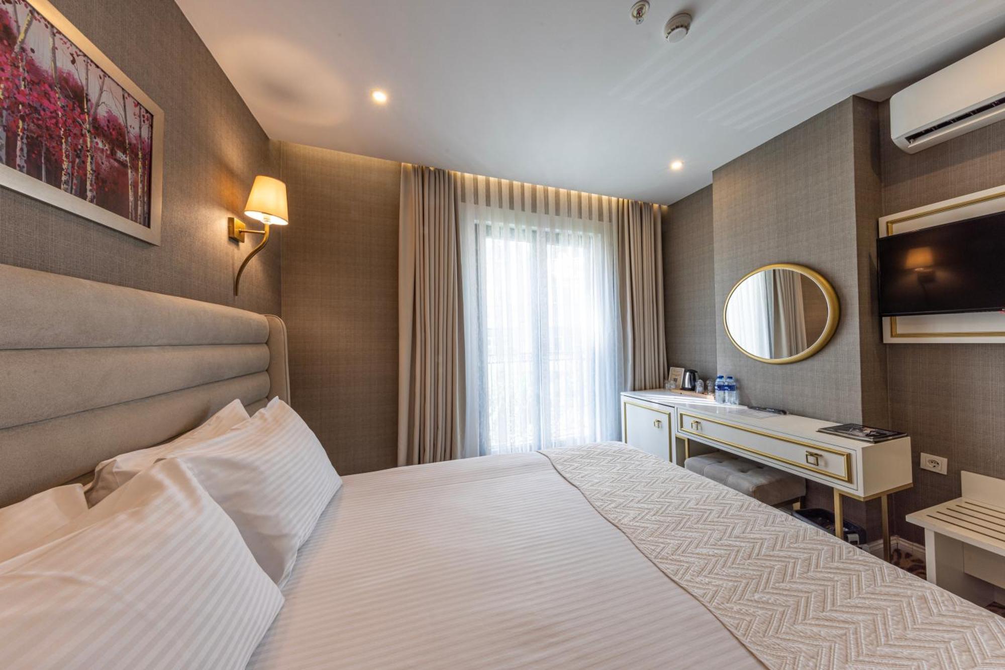 Mr Beyaz Hotel Istanbul Exterior photo