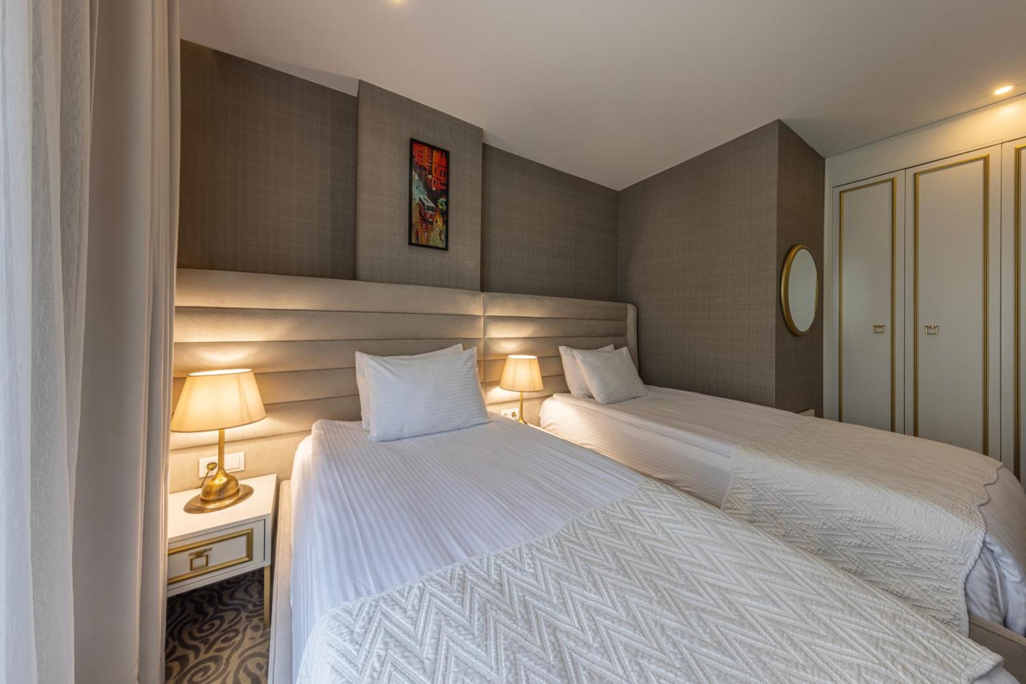 Mr Beyaz Hotel Istanbul Exterior photo